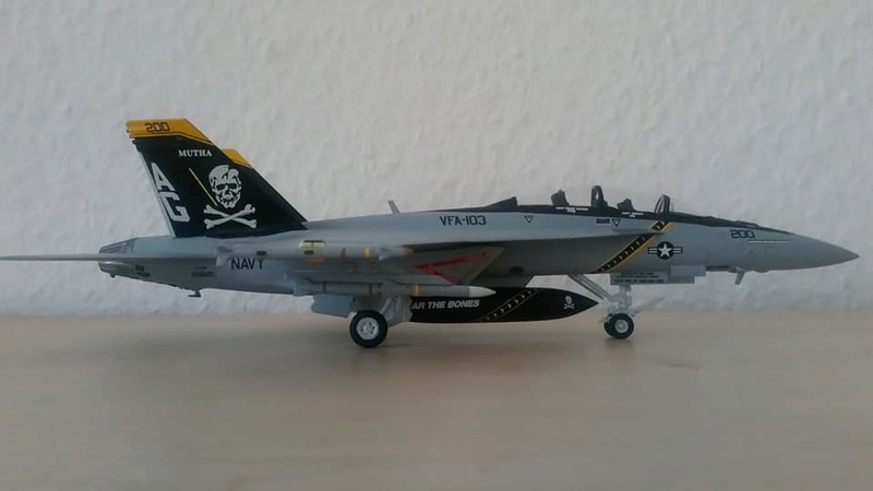 Boeing F/A-18F Super Hornet VFA-103 Jolly Rogers 28783310