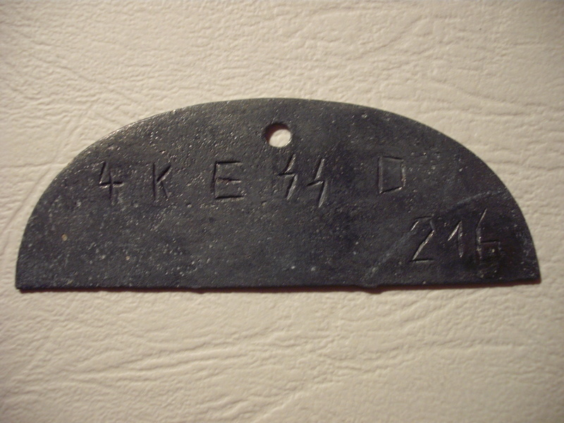 Une plaque allemande WWII écrite en pointillés. Dscf0411