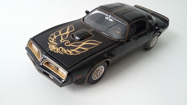 Pontiac Firebird 77 310