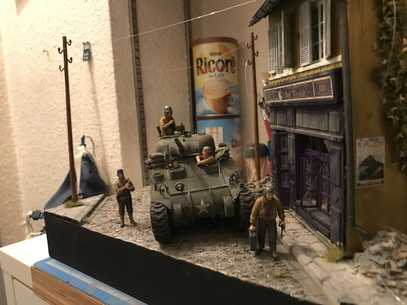 Diorama 1/35 Normandie 1945 sherman A784f910