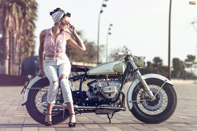 Babes & Bikes - Page 25 24302210