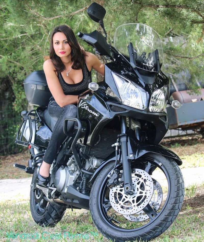 Babes & Bikes - Page 3 26229510
