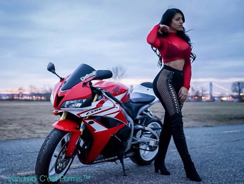 Babes & Bikes - Page 13 28379410