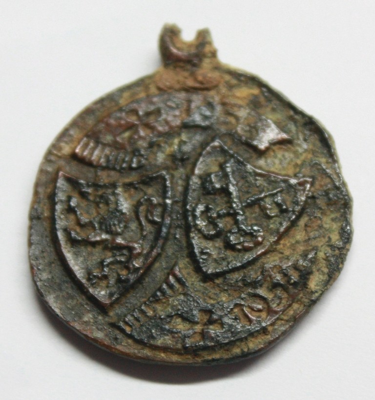 93. Trouvée en Alsace / Médaille ancienne commémorative du pape Léon IX Img_1210