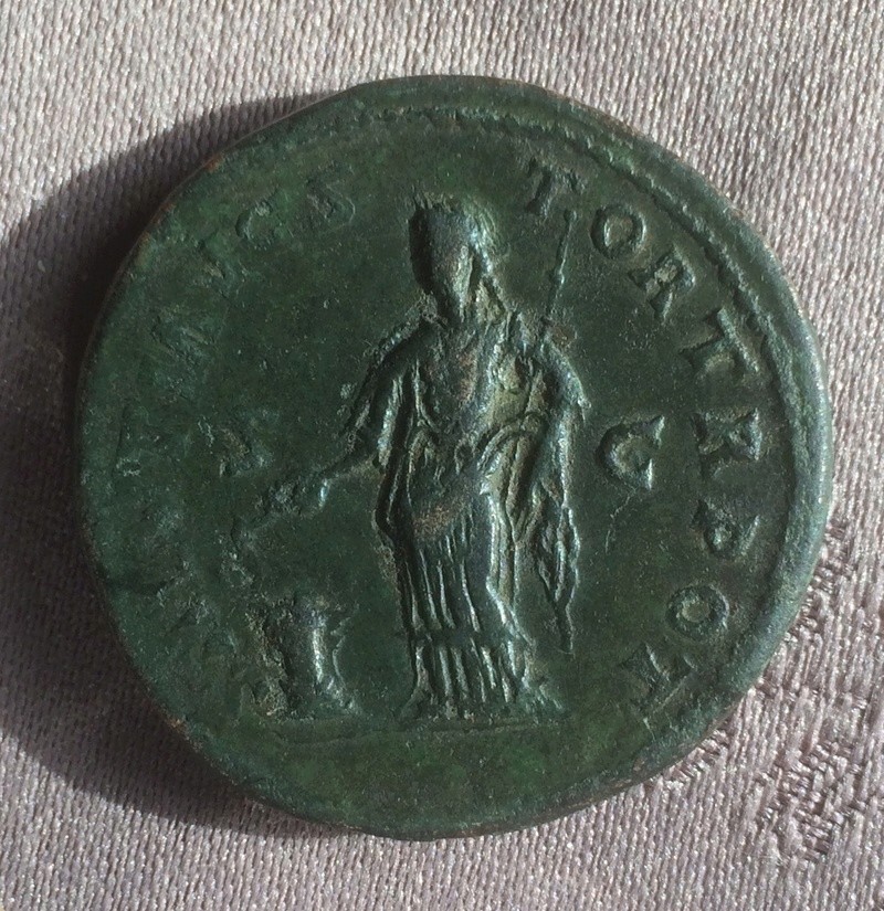Etrange sesterce d’Antonin le Pieux 7019f710