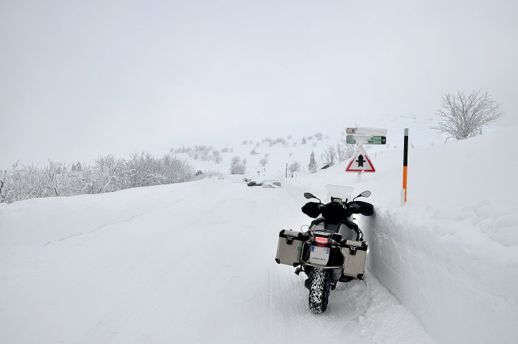 Neige + moto + photos + ....... un givré !!! Redim422