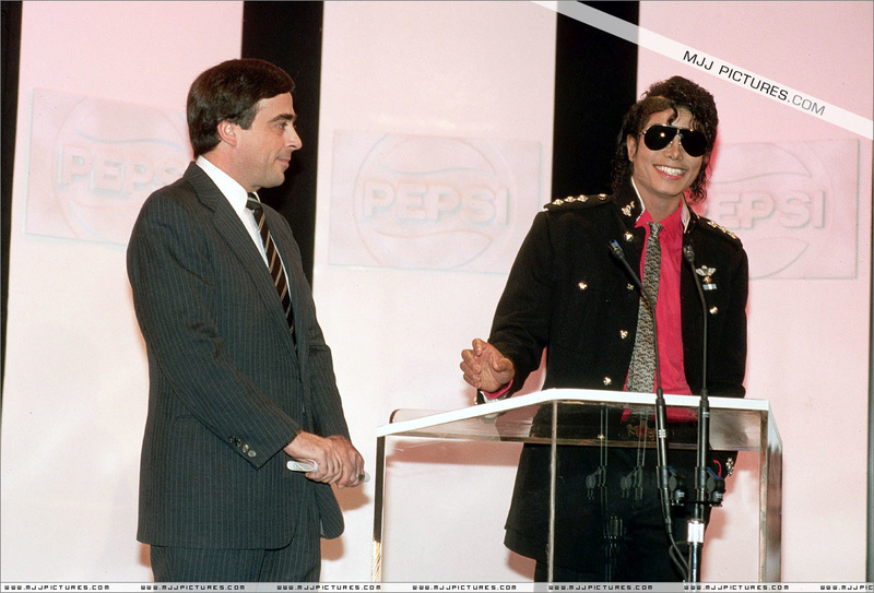 Press - 1986- Pepsi Press Conference 00144