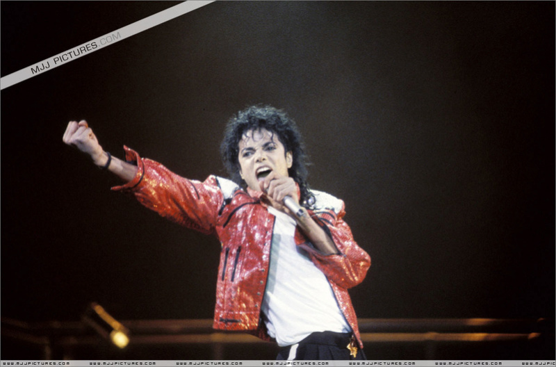 tour - Bad World Tour Onstage- Beat It 00198