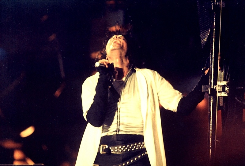 tour - Bad World Tour Onstage- Dirty Diana 002100