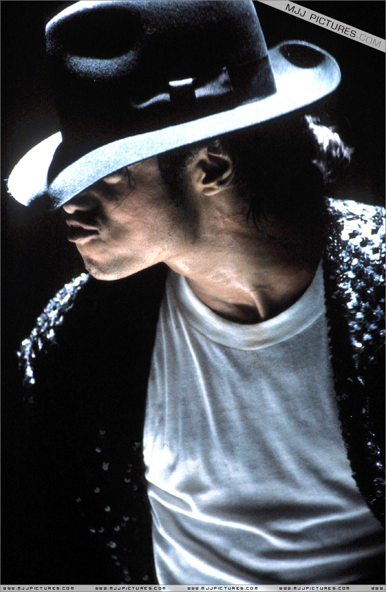 tour - Bad World Tour Onstage- Billie Jean - Shake Your Body (Down To The Ground) 00393