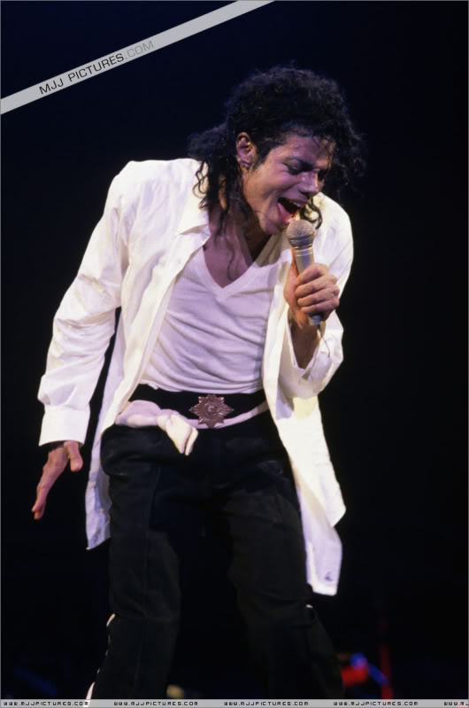 tour - Bad World Tour Onstage- Man In The Mirror 005-7810