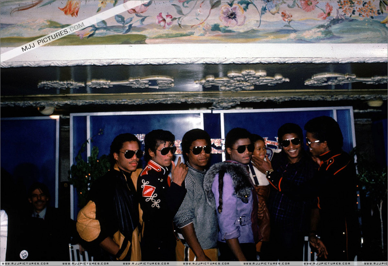 1983- Victory Tour Press Conference 01816