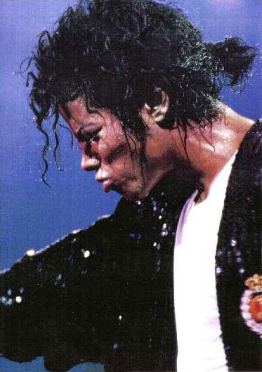tour - Bad World Tour Onstage- Billie Jean - Shake Your Body (Down To The Ground) 02438