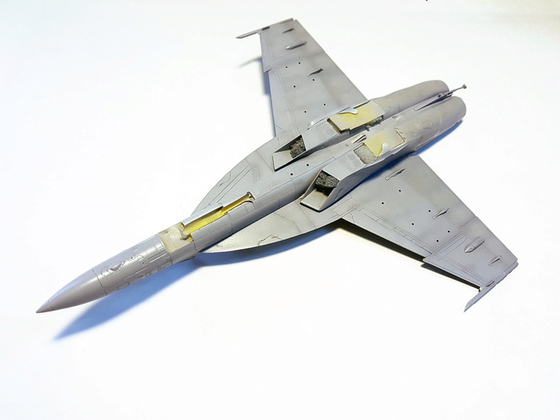 F/A-18F Super Hornet - VFA-11 'Red Rippers' - Revell 1/72 - Page 2 13_pos12