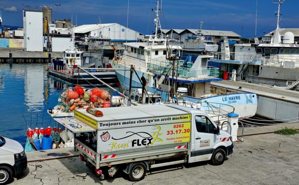  [Vie des ports] Les ports de la Réunion - Page 12 Le_po642