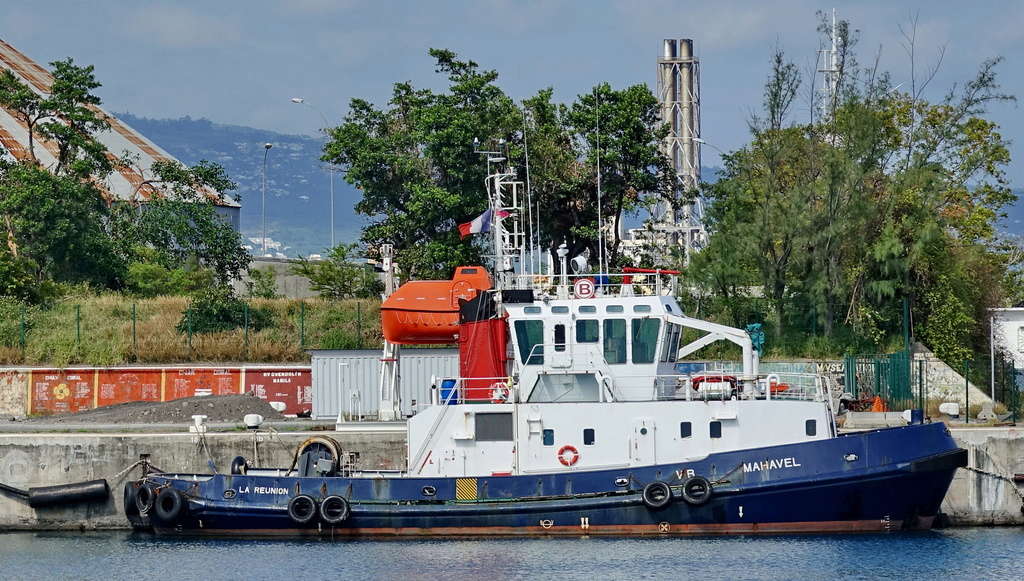  [Vie des ports] Les ports de la Réunion - Page 12 Le_po695