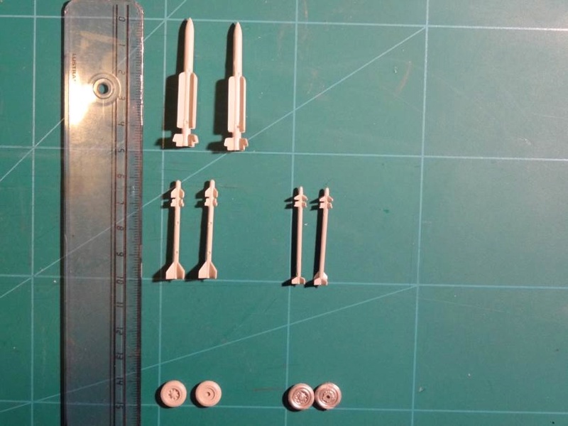 comparatif - Comparatif DASSAULT MIRAGE 2000 C & N HELLER / ITALERI / REVELL 1/72ème 000_he68