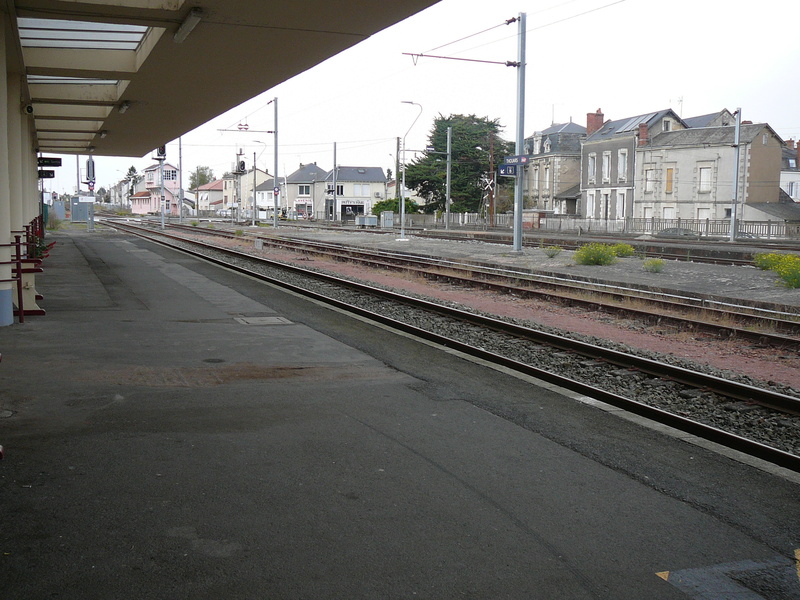 Gare de Thouars P1010339
