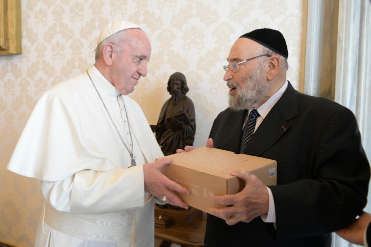 Bergoglio reçoit le congrès juif mondial - Page 12 Aaa01810