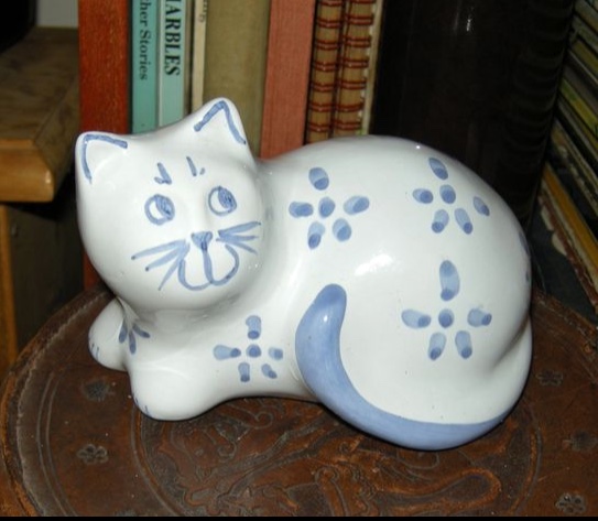 Pots and cats - Thom and Jan Borthwick, Burnham Pottery 31c40e10
