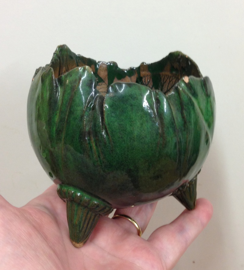 Green vase, leaf impressions, K mark Img_5210
