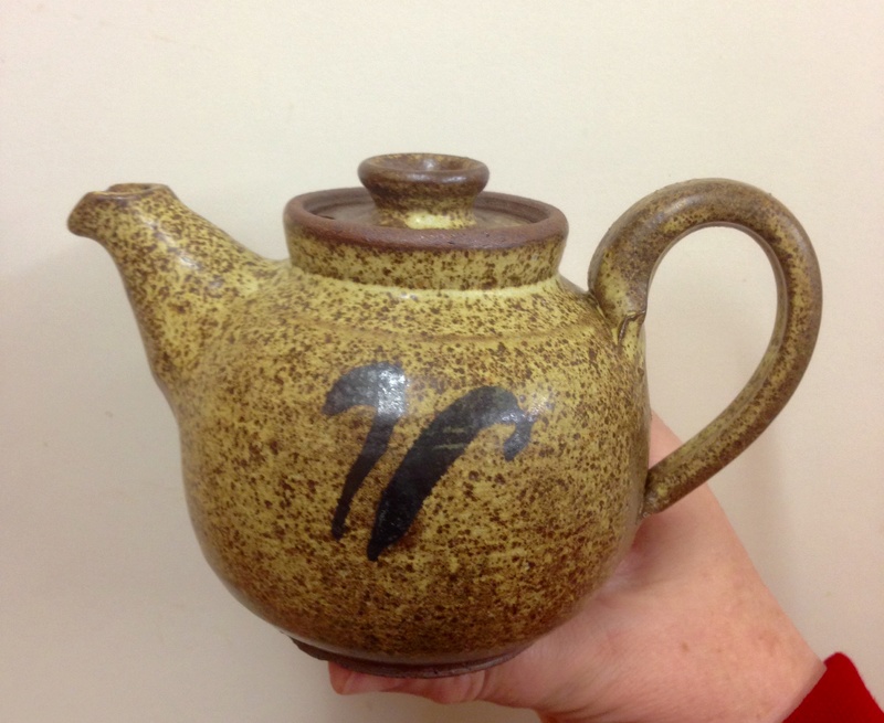 Unmarked teapot - Hook Norton? Cairns Crafts, Basingstoke? Laurie Short? Img_8633