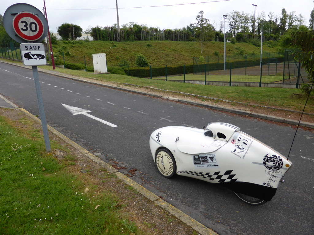 pneus - velomobile leiba xstream et engin electric de l'IUT de l' Aisne: 2015/2018 - Page 38 P1140217