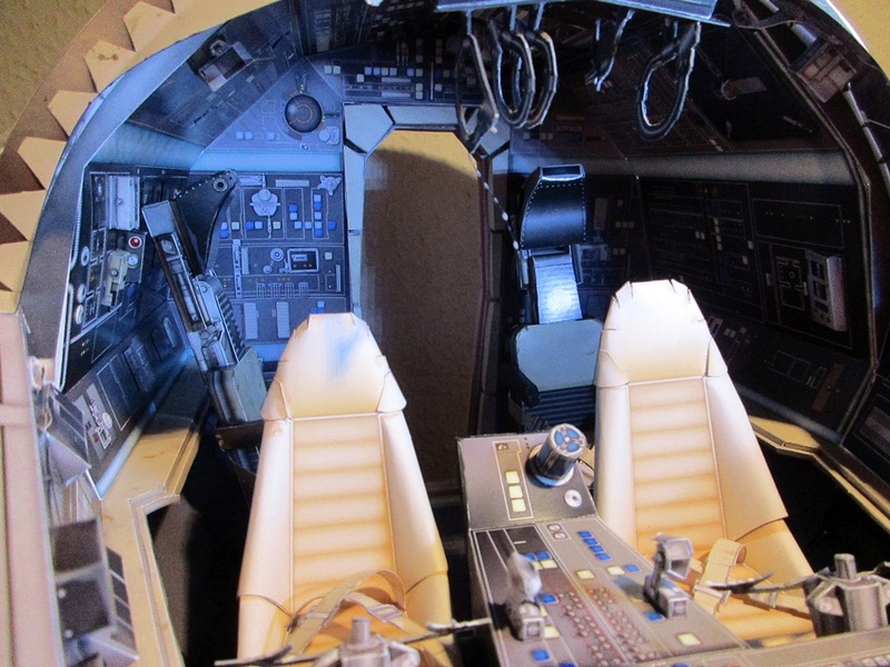 Abbruch - Millenium Falcon Cockpit, Free download, 1/12 gebaut von Helmut D. - Seite 2 Img_1818