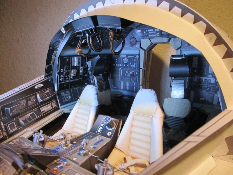 Abbruch - Millenium Falcon Cockpit, Free download, 1/12 gebaut von Helmut D. - Seite 2 Img_1819