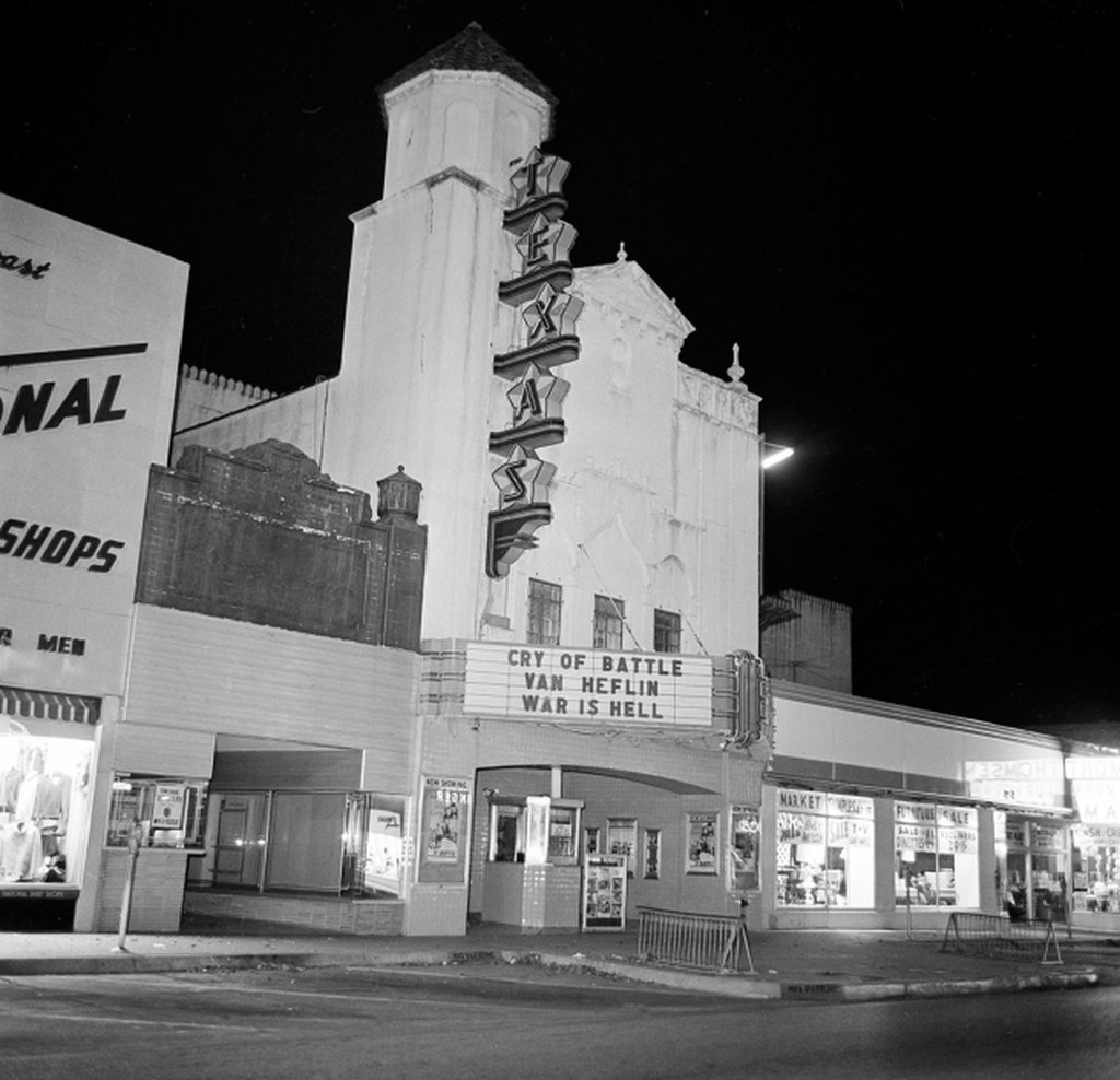 Texas Theatre Theatrics - Page 3 M2wwqu10