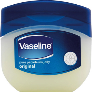 Công dụng ít người biết của Vaseline   A120