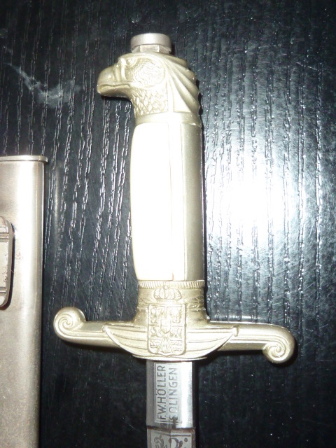 Roumanie, dague ou miniature de dague? - Fabrication allemande: Holler. P1600138