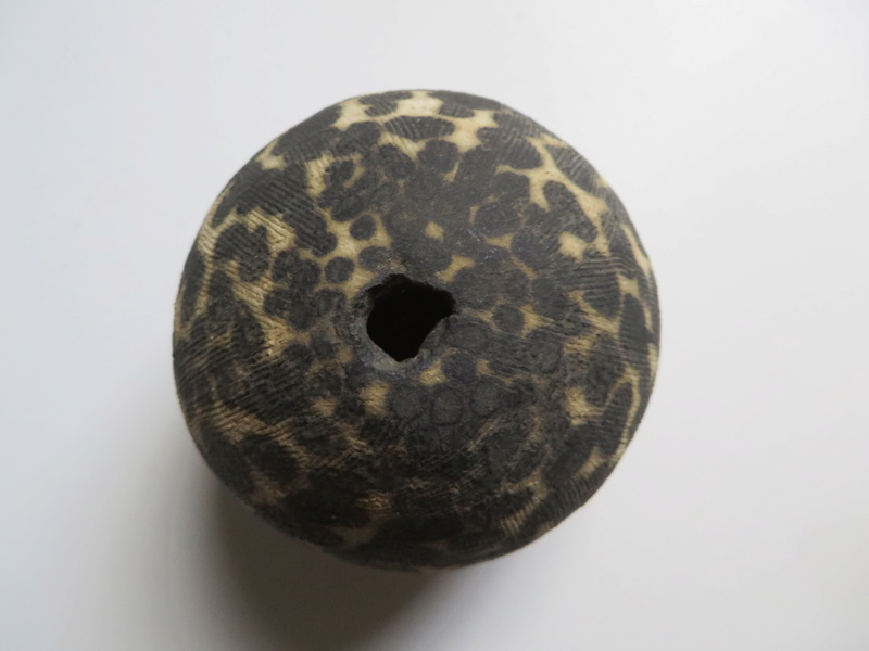 Black spotted spherical pot vase - unmarked Img_0411