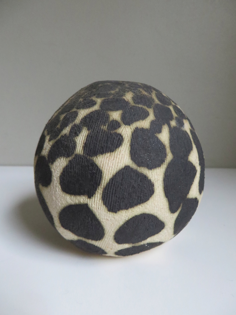 Black spotted spherical pot vase - unmarked Img_0412