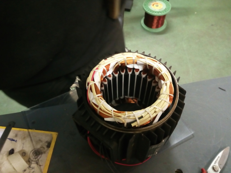 (re)bobinage d'un moteur triphasé Img_2014