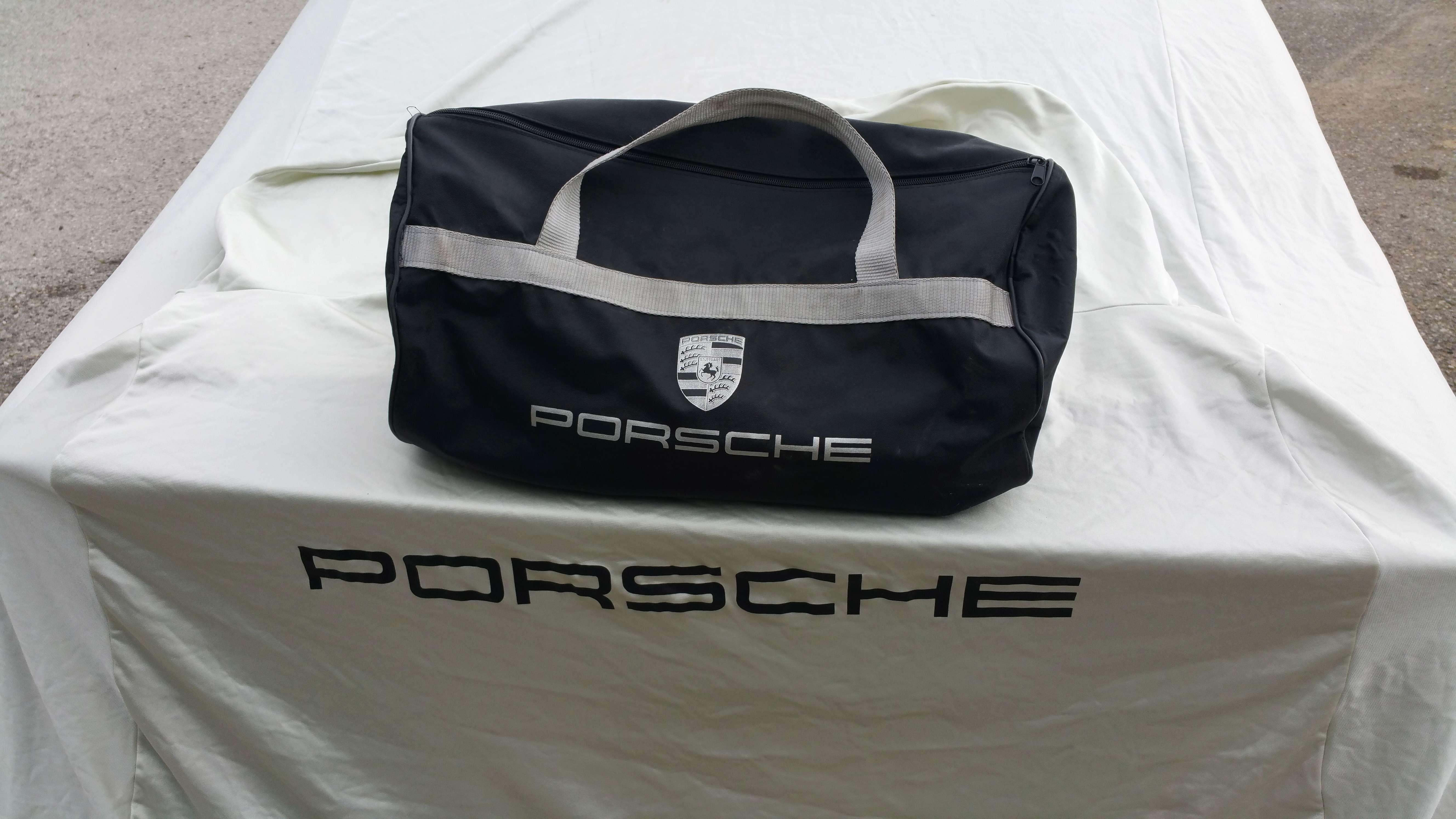 *VENDUE* Housse de protection Porsche 996 Housse13