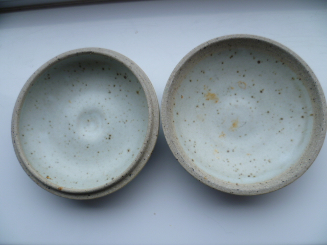 1990 Lidded Stoneware Bowl incised McR.........  P1310510