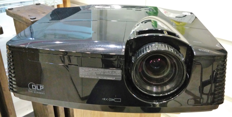 (Sold) Mitsubishi HC4000 1080p Projector  Img_2042