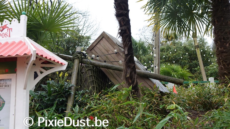 Les dégâts causés par les aléas climatiques à Disneyland Paris Dqxje710