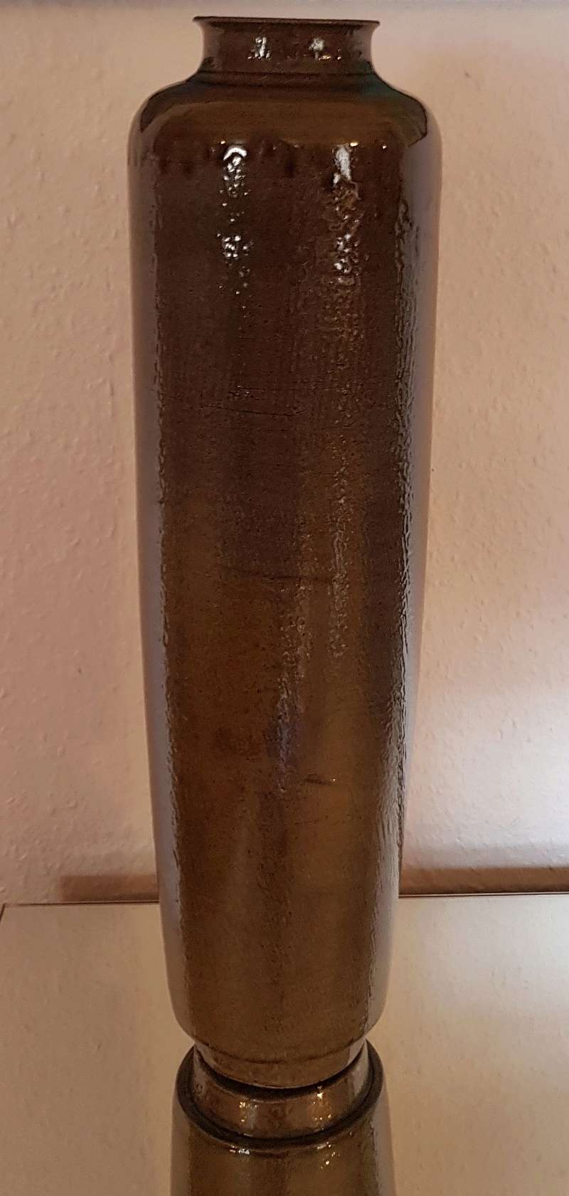 Grand vase tube en grès émaillé marron inscription et initiales à identifier 20171234