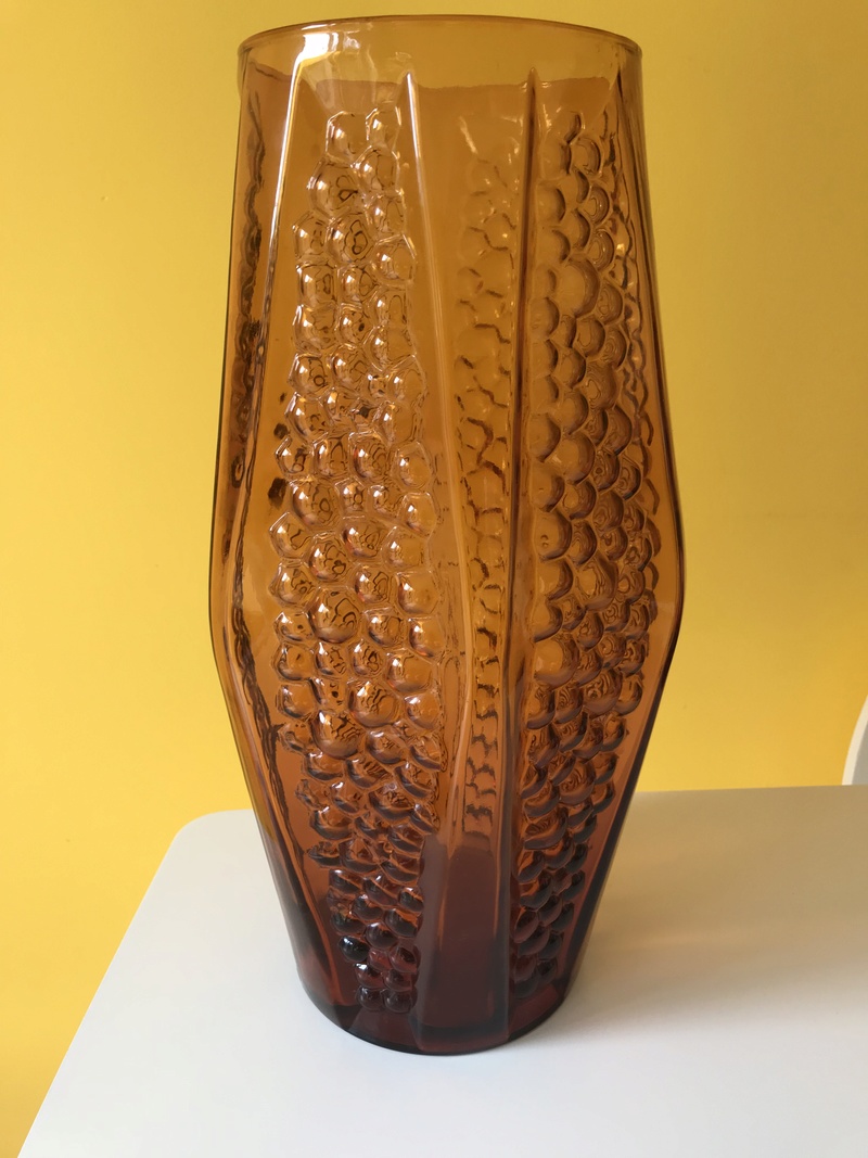 Tall Amber Glass hexagonal Textured vase - any ideas? Img_8310