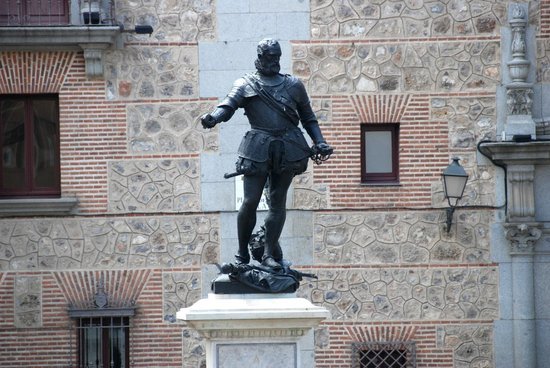 Don Alvaro de Bazan par Pisco Monume10