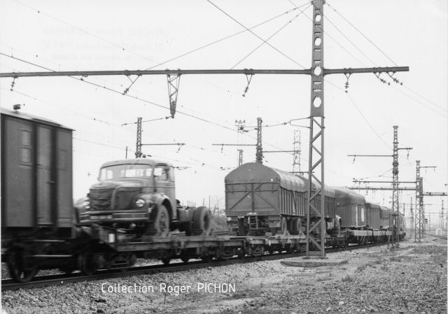 Le Poids-Lourd Express est en vue de Suzon les Pins Ple-vu11