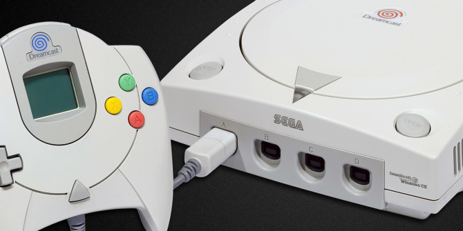 my sega dreamcast apparently died :( not reading disks Sega-d10