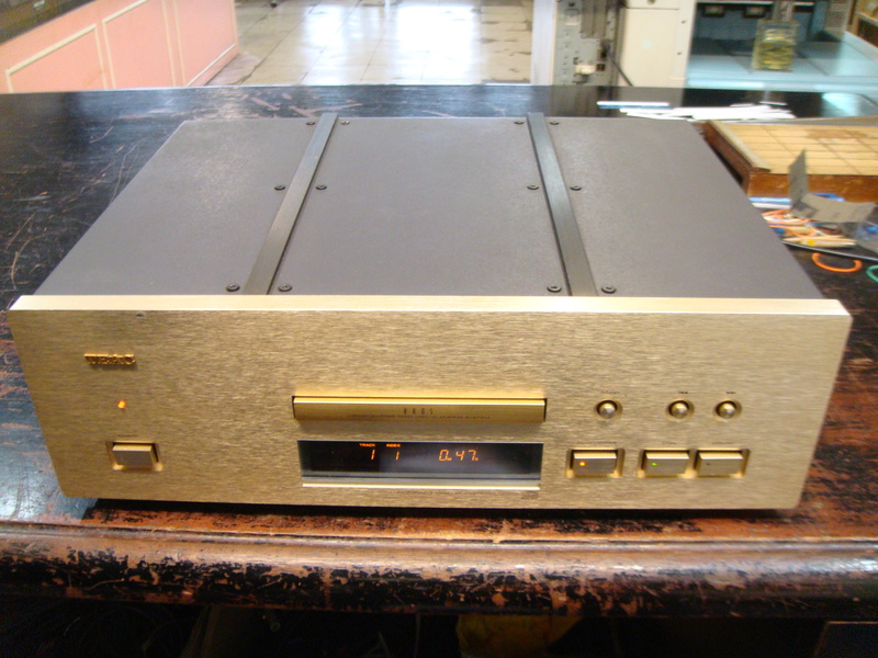 TEAC VRDS-25 cd player(sold) Dsc06210