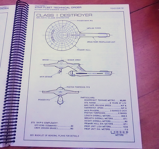 Star Trek "Classe Saladin" Destroyer P1040514