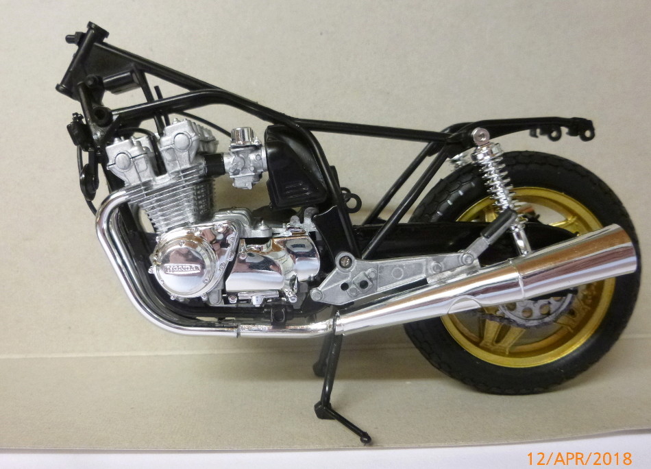 Honda CB900F2 Bold`or 1:12 Tamiya gebaut von Millpet P1080335