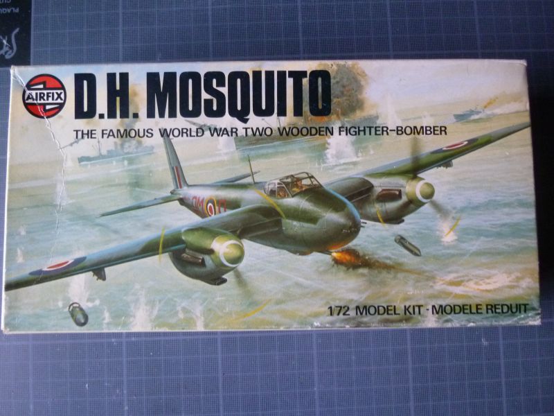  [Concours 5 ans] Tamiya - De Haviland Mosquito B.Mk IV P1080368