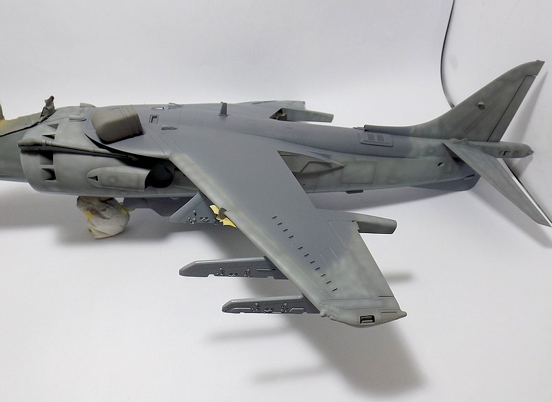 AV-8B Harrier II plus - Trumpeter - 1/32 - Page 2 Av-8b412