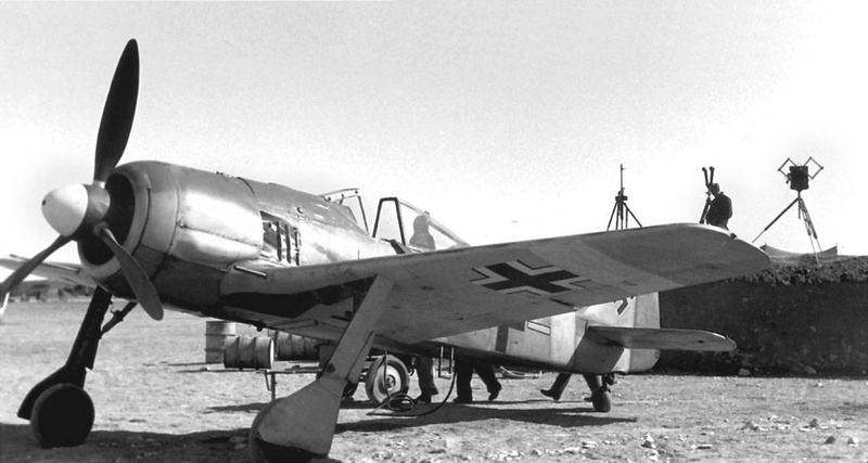 FW-190 A4 (ZVEZDA) - Page 2 Focke-12